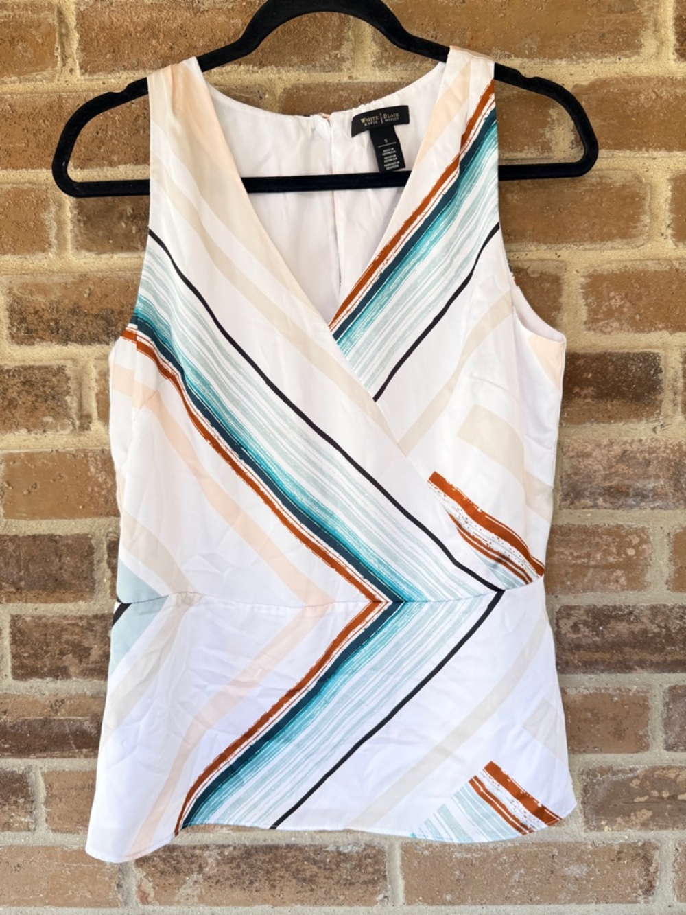 White House Black Market White Sleeveless V-Neck Striped Blouse